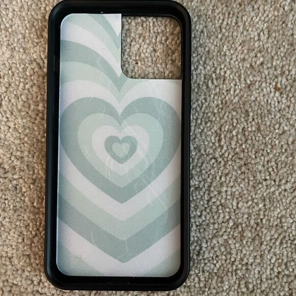 Like New Wildflower Case Iphone 12 pro max with box - Picture 2 of 2